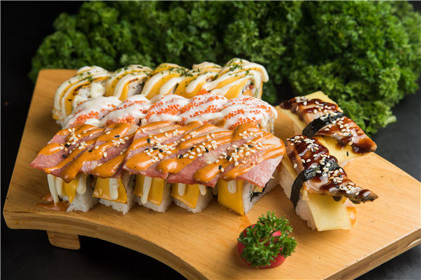 开一家日本料理店-加盟寿司店就选黑眼熊寿司